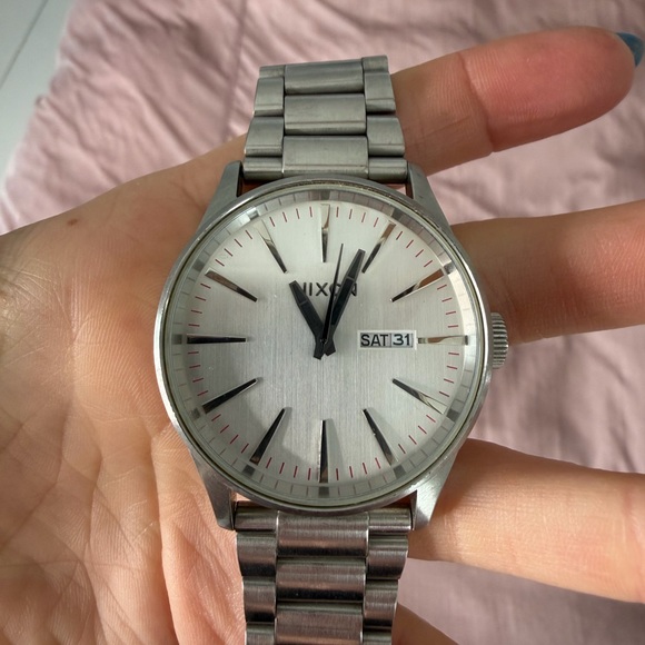 Nixon men’s watch. Needs battery. - Picture 4 of 4